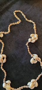 Vintage handmade 16" shell necklace